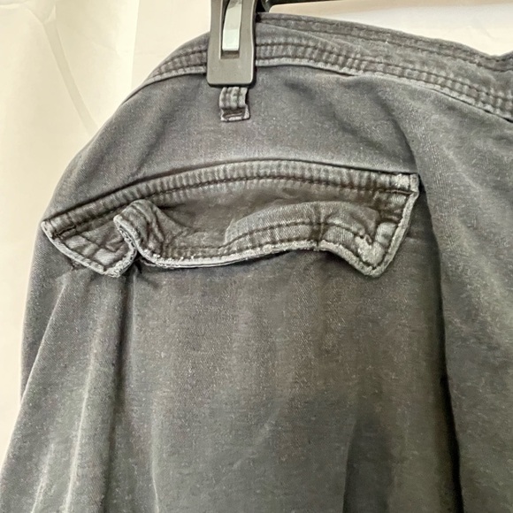 Wrangler Men's Black Cargo Shorts - Picture 5 of 8